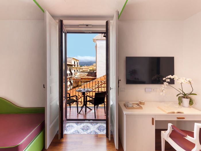 N°6 Quadruple Room with Terrace