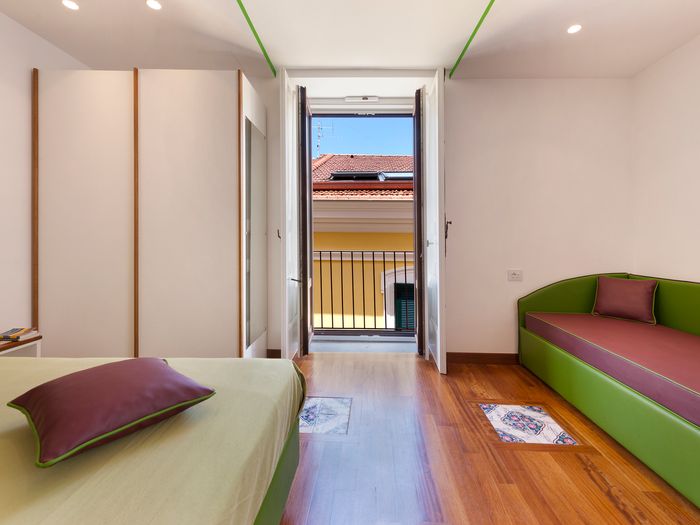 N°6 Quadruple Room with Terrace